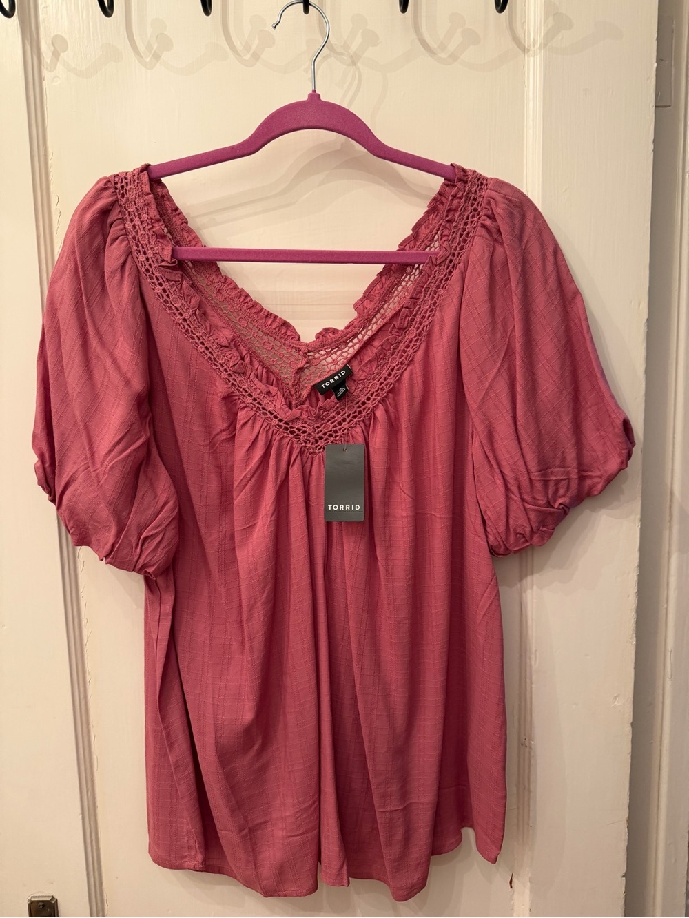 NWT Torrid Dusty Rose Crochet-Trim V-Neck Blouse Size 0